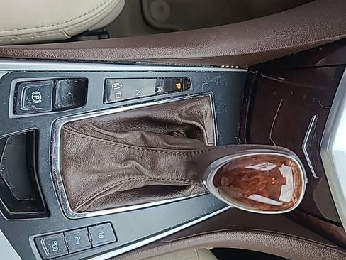 Used 2016 Cadillac SRX Luxury w/ Driver Awareness Package image 17