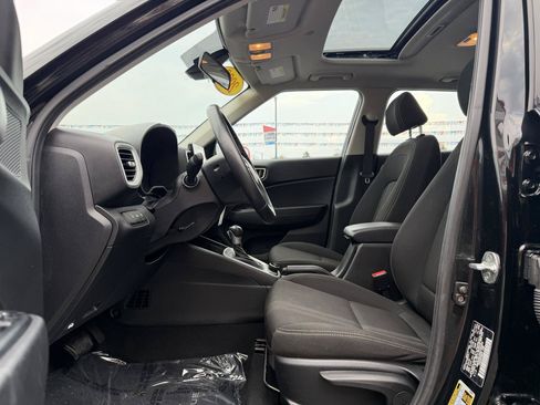 Used 2022 Hyundai Venue SEL w/ Cargo Package FWD image 14