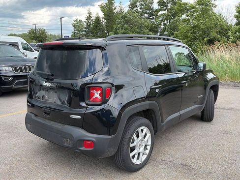 Used 2022 Jeep Renegade Latitude w/ Convenience Group AWD/4WD image 6