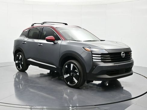 New 2026 Nissan Kicks SR w/ Cold Weather Package FWD image 3