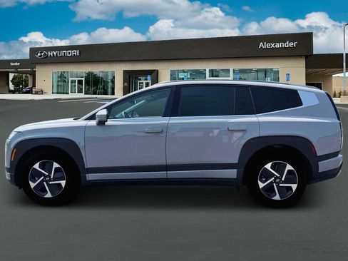 New 2026 Hyundai Ioniq 9 SE image 3