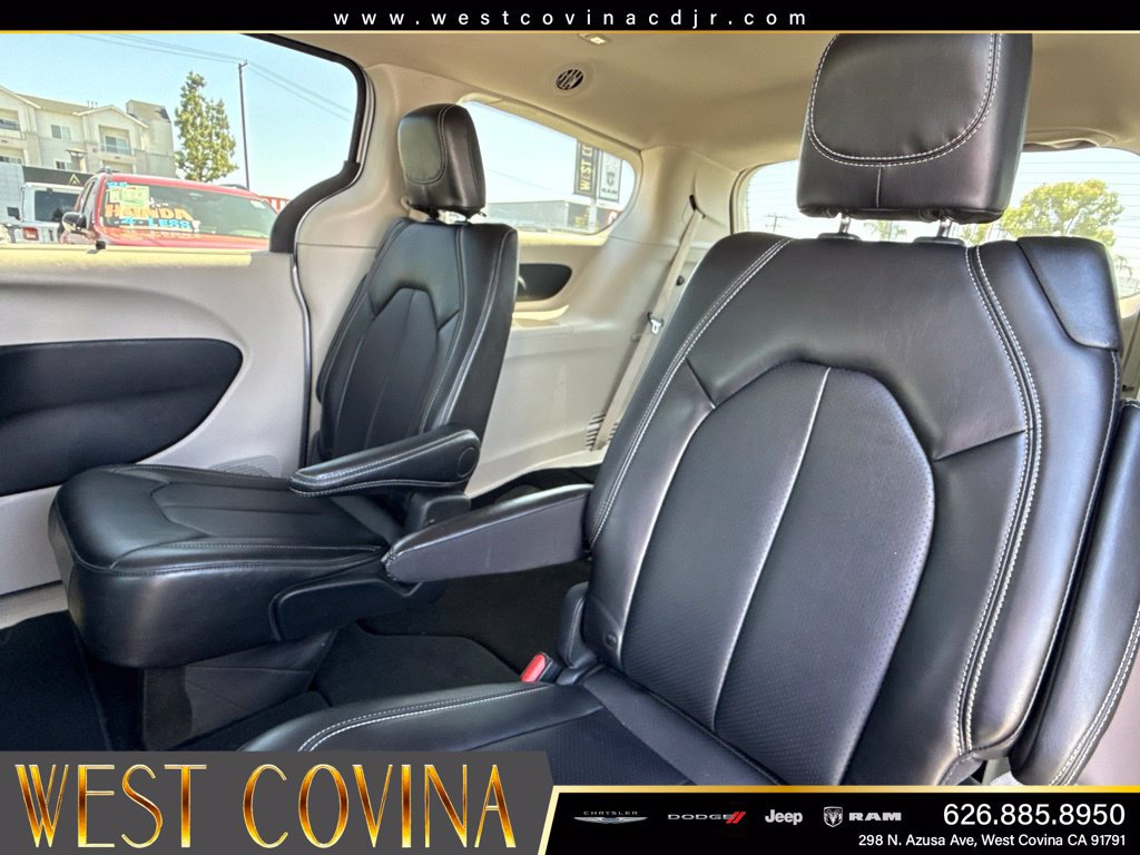 Used 2024 Chrysler Pacifica Touring-L FWD image 29