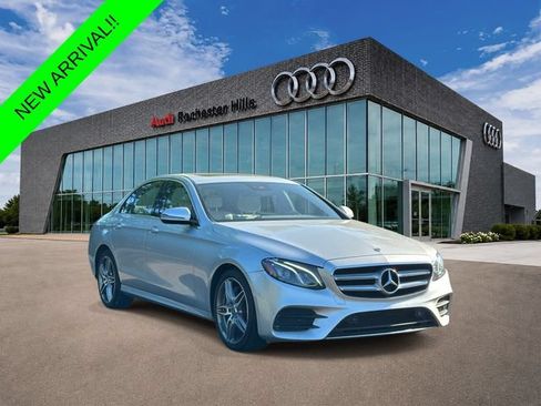 Used 2017 Mercedes-Benz E 300 4MATIC image 7