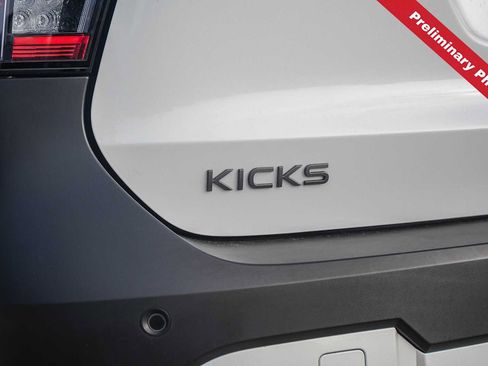 Used 2025 Nissan Kicks SV w/ Illumination Package FWD image 10
