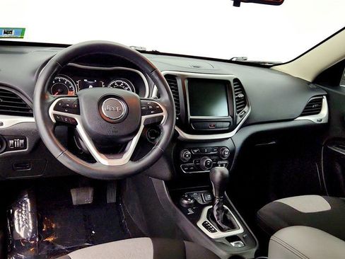 Used 2014 Jeep Cherokee Latitude AWD/4WD image 13