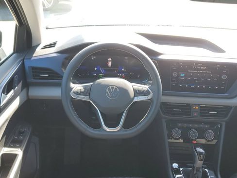 Certified 2023 Volkswagen Taos SE w/ Panoramic Sunroof Package FWD image 19