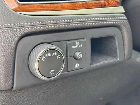 Used 2014 Cadillac Escalade Platinum AWD/4WD image 18