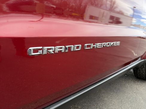 Used 2014 Jeep Grand Cherokee Limited image 26