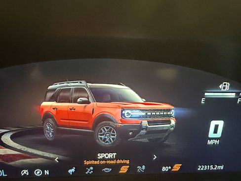 Used 2025 Ford Bronco Sport Outer Banks w/ Outer Banks Tech Package+ AWD/4WD image 39
