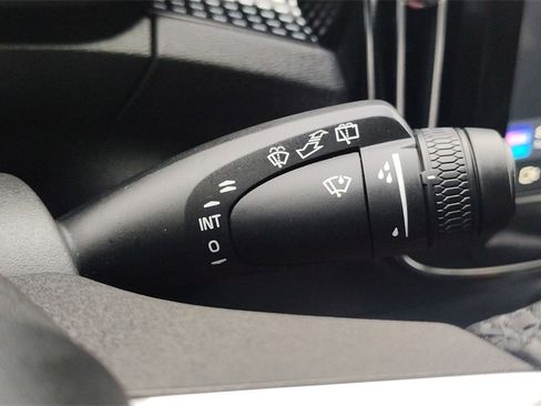 Certified 2025 Volvo XC40 B5 Plus image 16