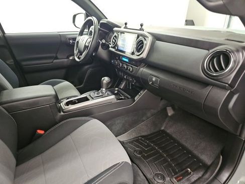 Certified 2023 Toyota Tacoma TRD Off-Road AWD/4WD image 34