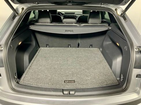 Used 2023 Volkswagen Atlas Cross Sport SEL R-Line image 33