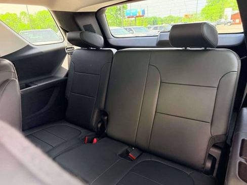 Used 2020 Chevrolet Traverse LT w/ LT Premium Package AWD/4WD image 13