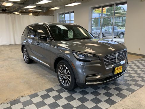 Used 2023 Lincoln Aviator Reserve image 1
