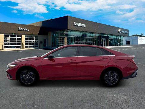 New 2026 Hyundai Elantra SEL Sport image 3