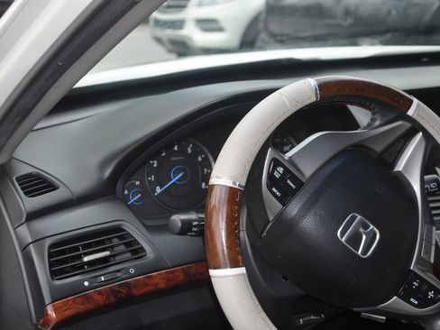 Used 2012 Honda Crosstour EX-L image 33