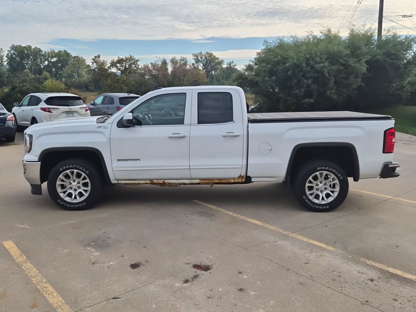 Used 2017 GMC Sierra 1500 SLE AWD/4WD image 4