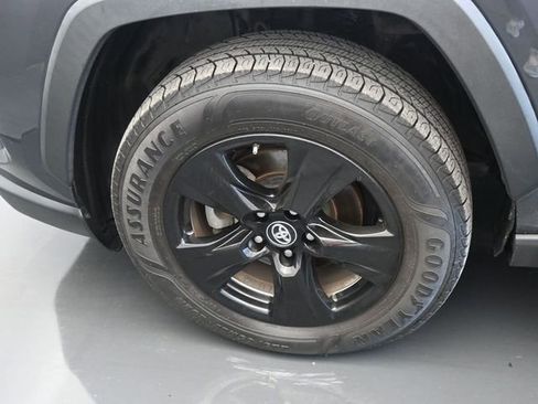 Used 2019 Toyota RAV4 XLE image 20