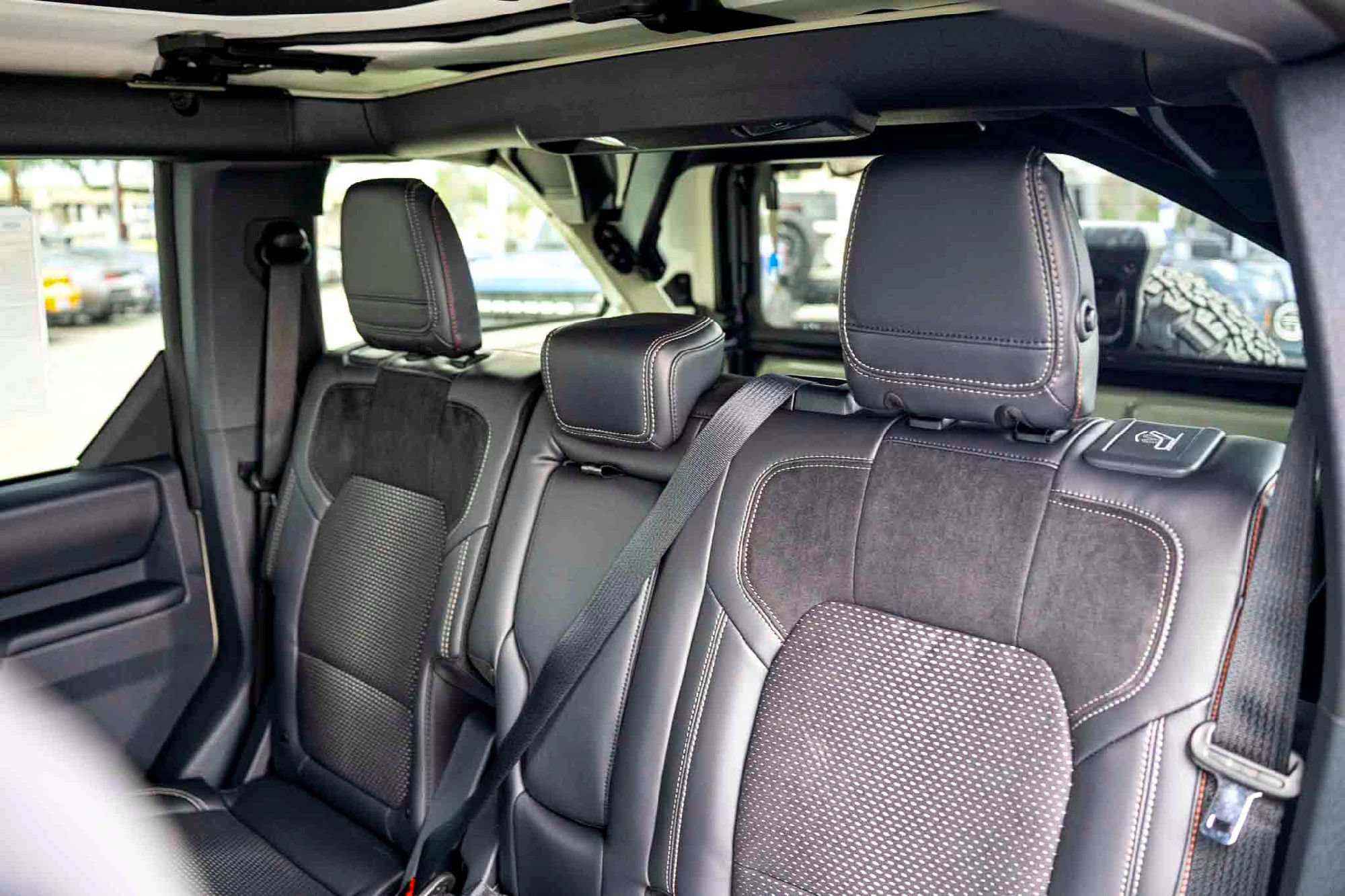 New 2025 Ford Bronco Raptor w/ Interior Carbon Fiber Pack AWD/4WD image 19