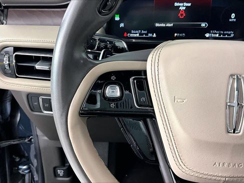 Used 2023 Lincoln Aviator Reserve image 23