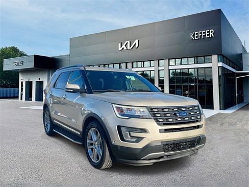 Used 2017 Ford Explorer Limited w/ Equipment Group 301A image 2