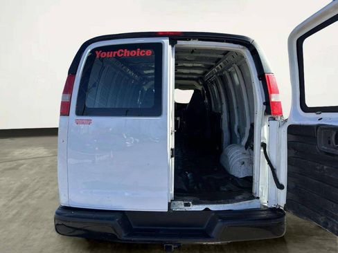Used 2016 Chevrolet Express 2500 Extended RWD image 14