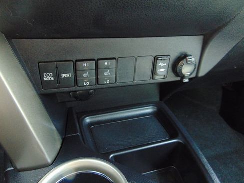 Used 2014 Toyota RAV4 Limited AWD/4WD image 19