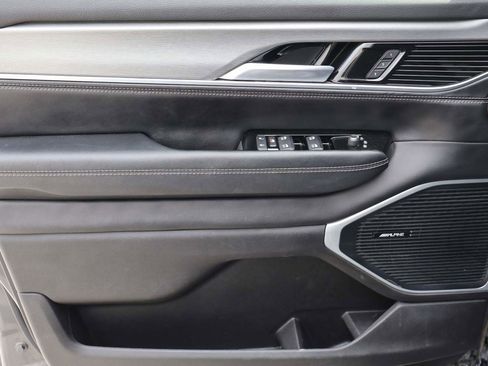 Used 2024 Jeep Wagoneer Series II RWD image 7