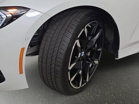 Used 2026 BMW 330i xDrive Sedan w/ M Sport Package AWD/4WD image 37