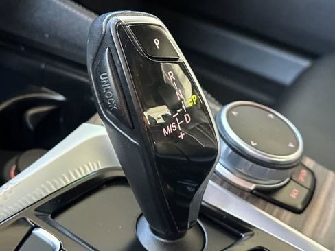 Used 2018 BMW 530e RWD image 25