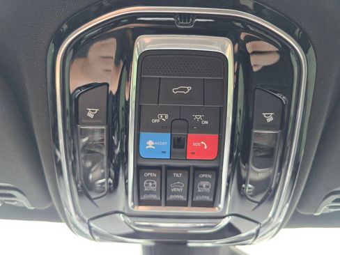 Used 2022 Jeep Grand Wagoneer Series I w/ HD Trailer Tow Package image 38