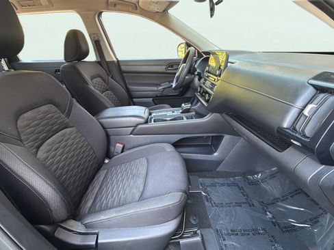 Used 2023 Nissan Pathfinder S FWD image 25