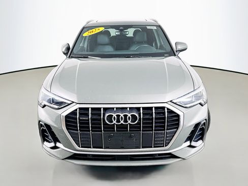 Certified 2025 Audi Q3 2.0T Premium image 2