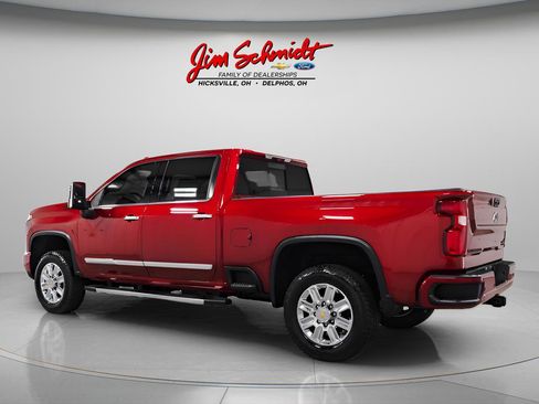 Used 2024 Chevrolet Silverado 2500 High Country w/ Technology Package AWD/4WD image 4