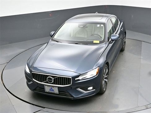 Used 2023 Volvo S60 B5 Ultimate w/ Climate Package image 18