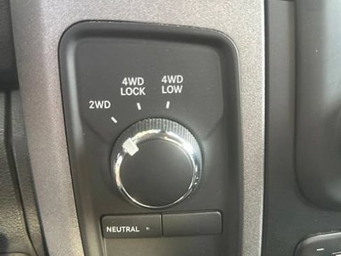 Used 2016 RAM 2500 Tradesman w/ Chrome Appearance Group AWD/4WD image 16
