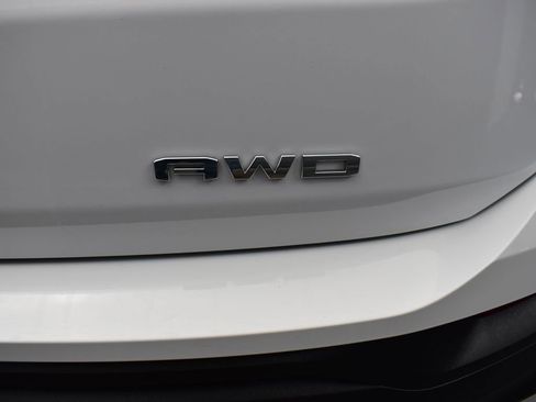 Used 2024 GMC Terrain SLE image 14