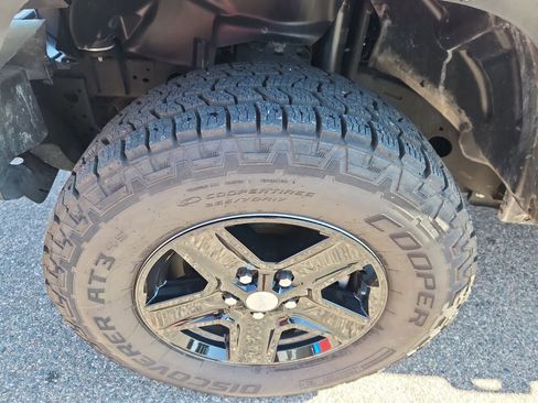 Used 2020 Jeep Gladiator Sport w/ Quick Order Package 24S image 16