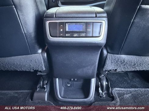 Used 2017 Toyota Highlander Limited w/ Carpet Mat Package FWD image 28