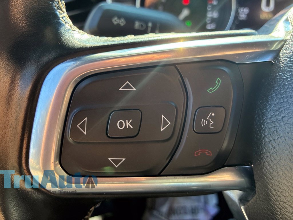 Used 2022 Jeep Wrangler Unlimited Sahara w/ Cold Weather Group AWD/4WD image 28
