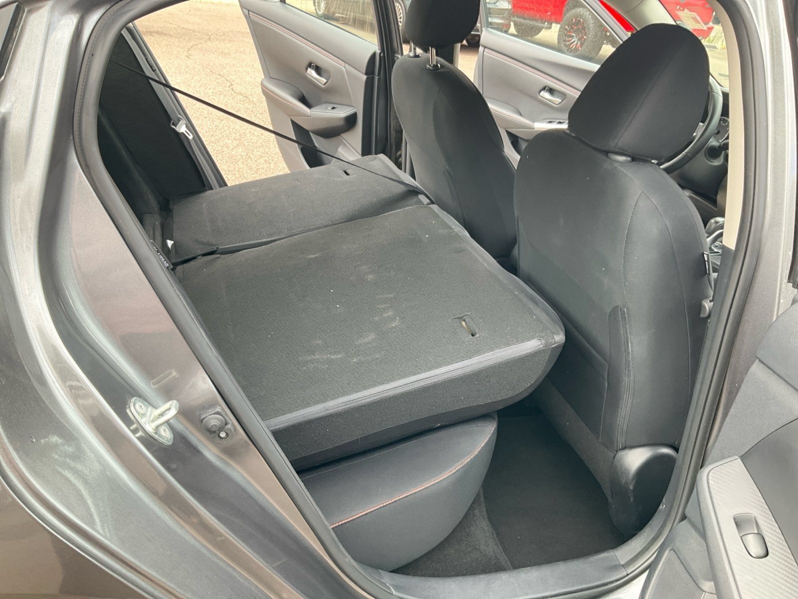 Used 2025 Nissan Sentra SR FWD image 22