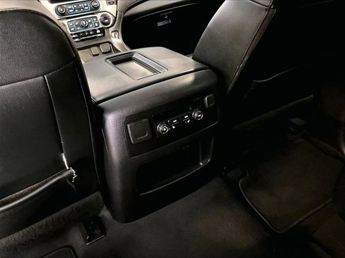 Used 2019 Chevrolet Tahoe LT w/ Luxury Package AWD/4WD image 29