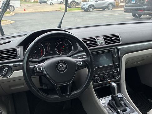 Used 2017 Volkswagen Passat 1.8T SE FWD image 10
