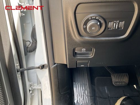 Used 2022 Jeep Grand Cherokee L Limited AWD/4WD image 14