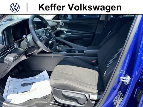 Used 2023 Hyundai Elantra Blue FWD image 12