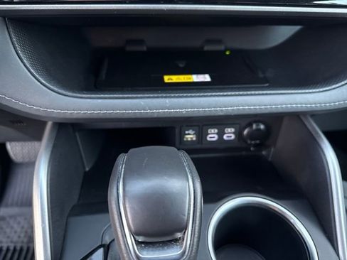 Used 2023 Toyota Highlander XLE image 18