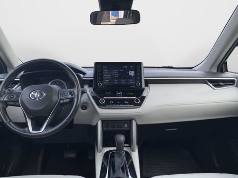 Used 2022 Toyota Corolla Cross LE w/ Moonroof Package AWD/4WD image 32