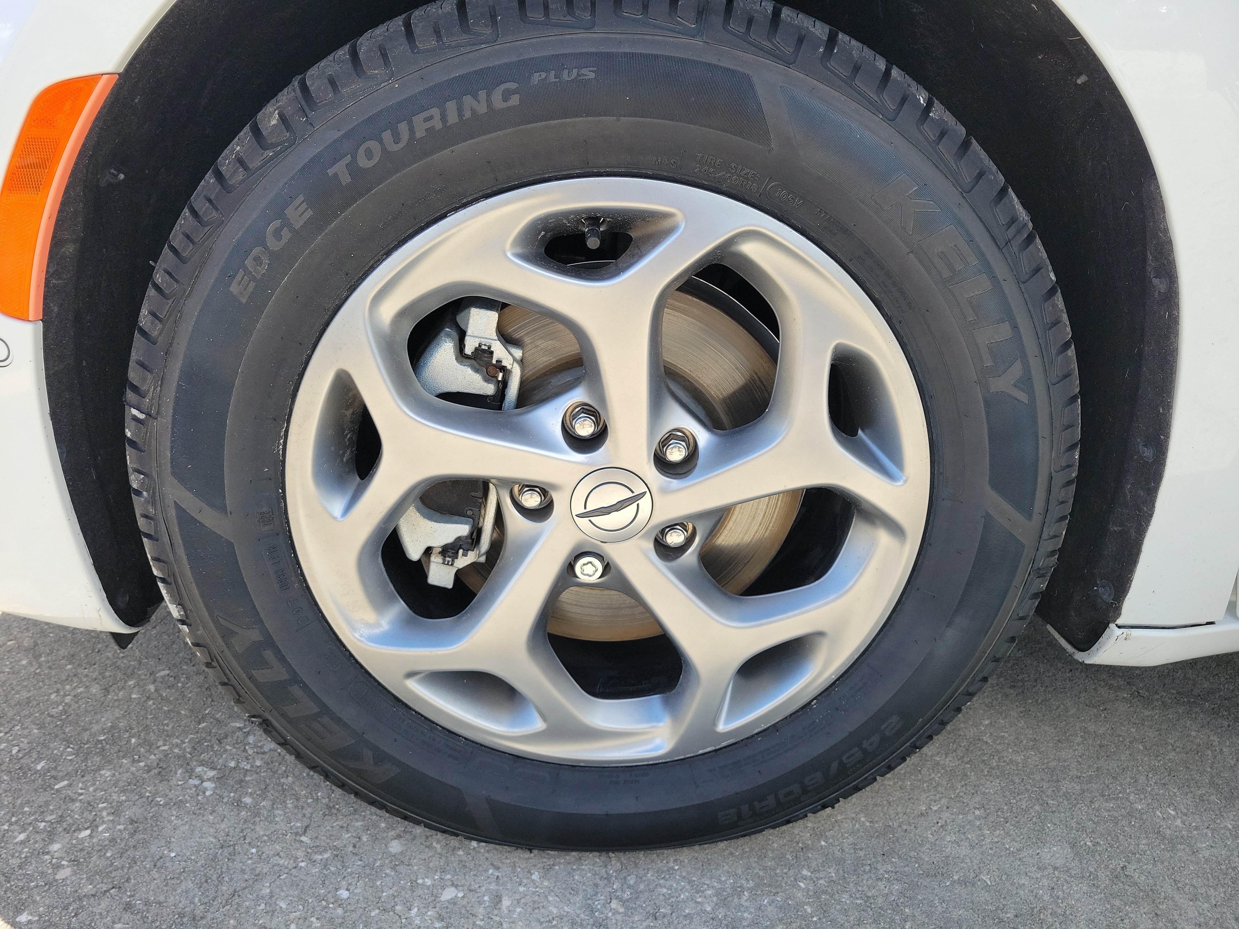 Used 2023 Chrysler Pacifica Limited FWD image 8