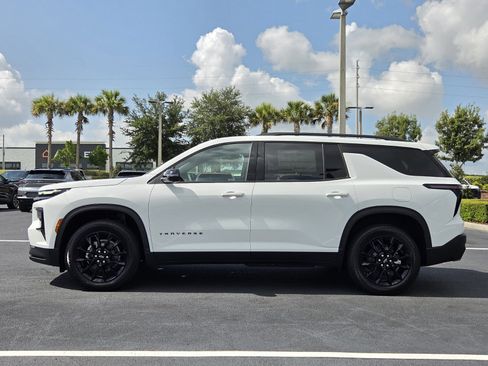 New 2026 Chevrolet Traverse LT w/ Midnight/Sport Edition FWD image 3