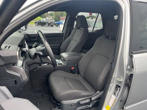Used 2025 Toyota 4Runner SR5 AWD/4WD image 21